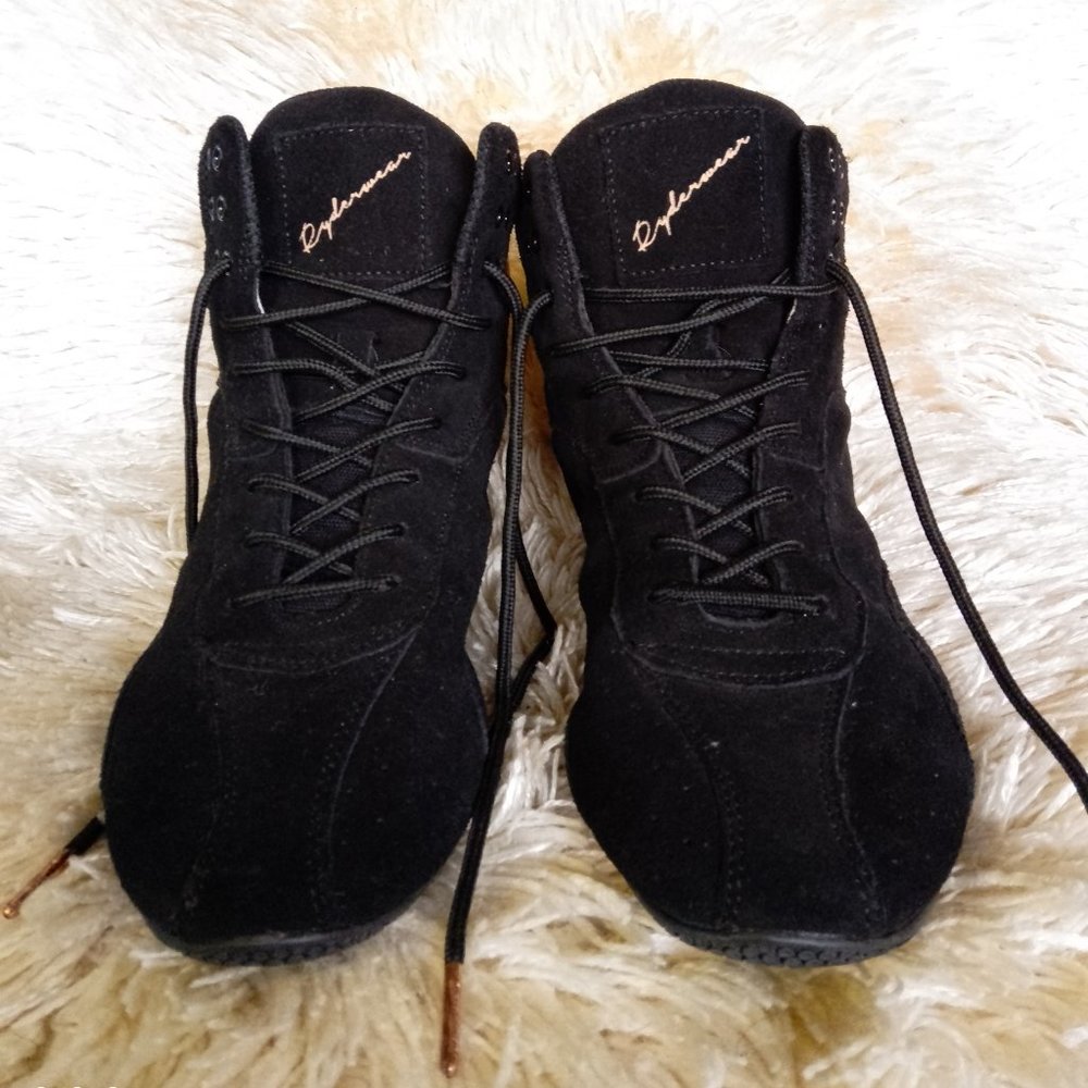 Ryderwear Gym Shoes, 8.5 US, Black velvet and cream-gold.